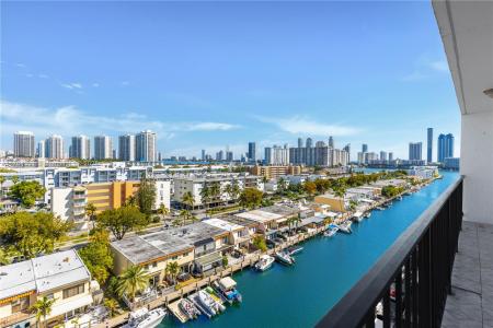 3545 NE 166th St 1004, North Miami Beach, Florida 33160, USA