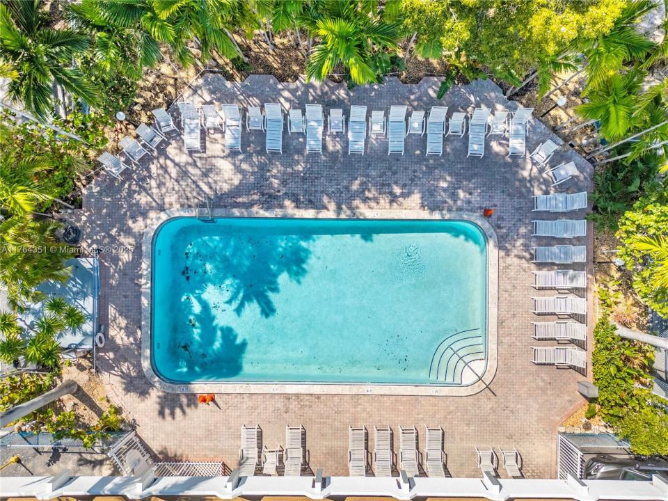 3545 NE 166th St 1004, North Miami Beach, Florida 33160, HOA KỲ