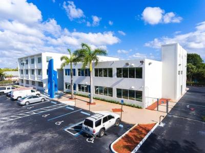 3521 W Broward Blvd 208, Lauderhill, フロリダ 33312, アメリカ合衆国