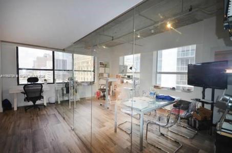 168 SE 1 St 501, Miami, Florida 33131, USA