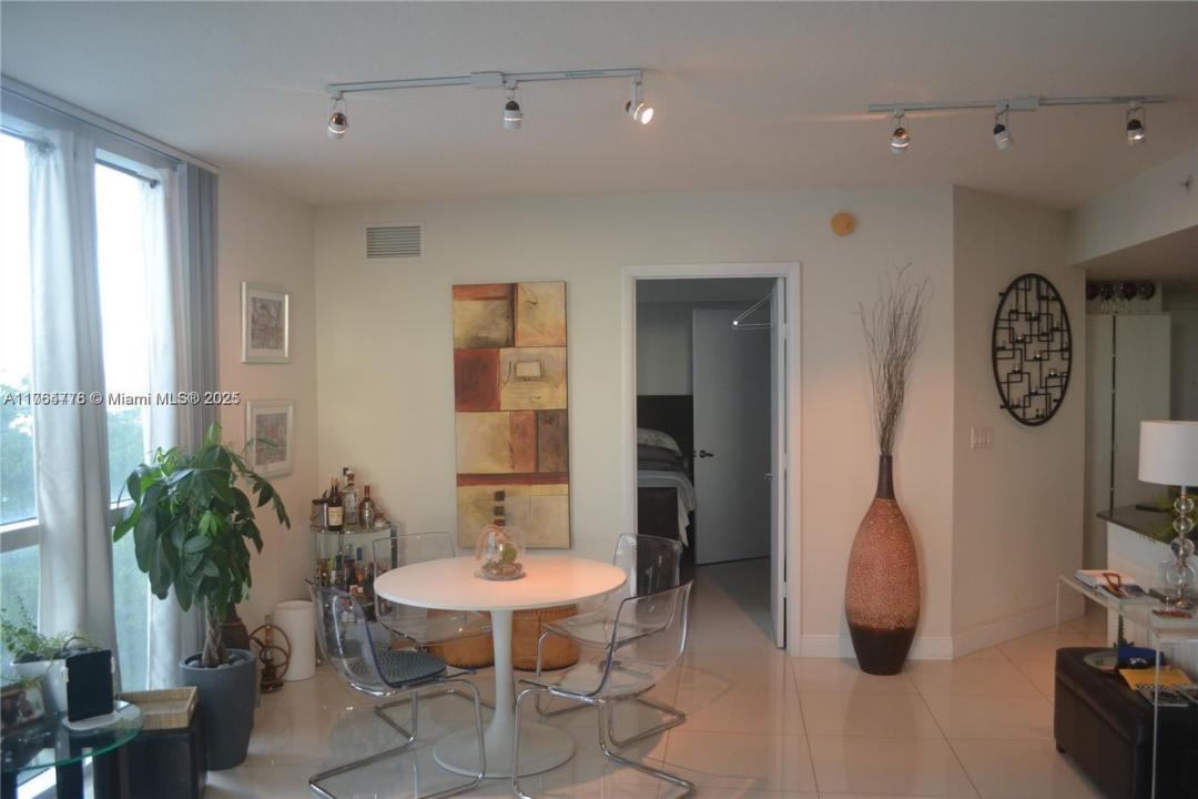 1871 NW S River Dr 1205, Miami, Florida 33125, Amerika Birleşik Devletleri