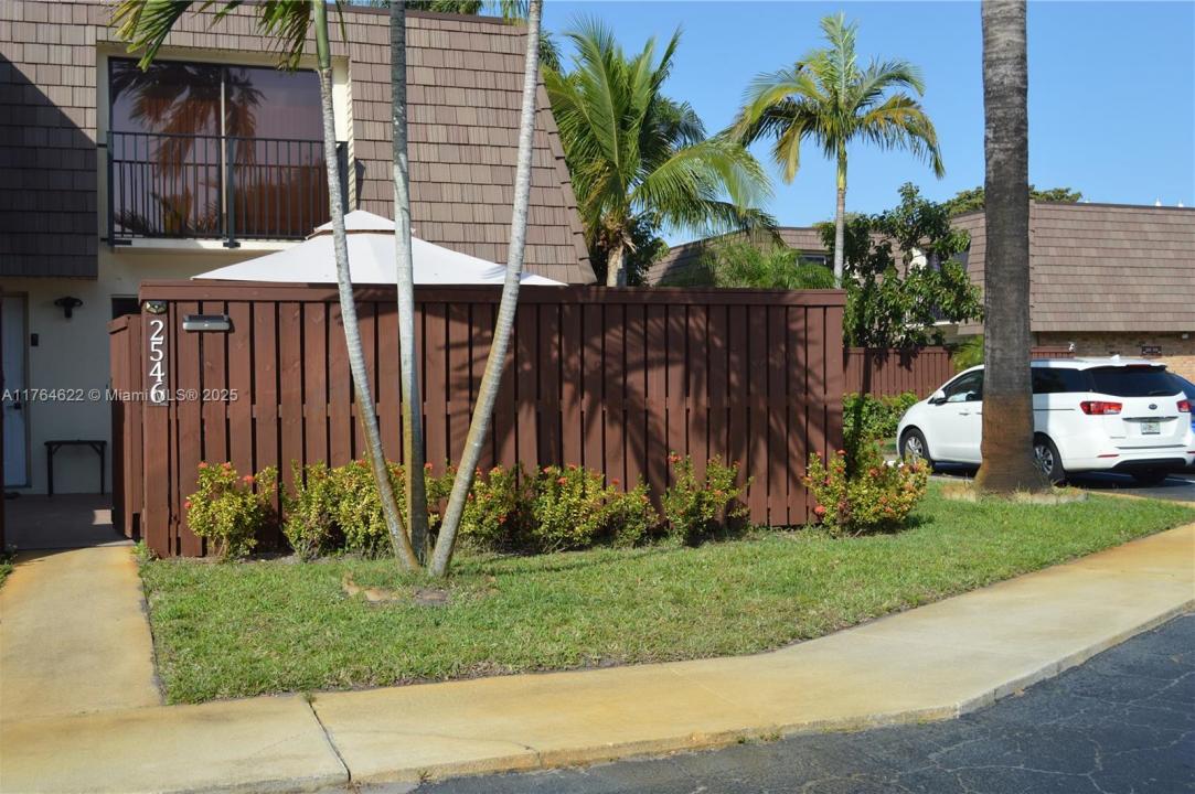 2546 SW 15th St 2546, Deerfield Beach, Florida 33442, Estados Unidos