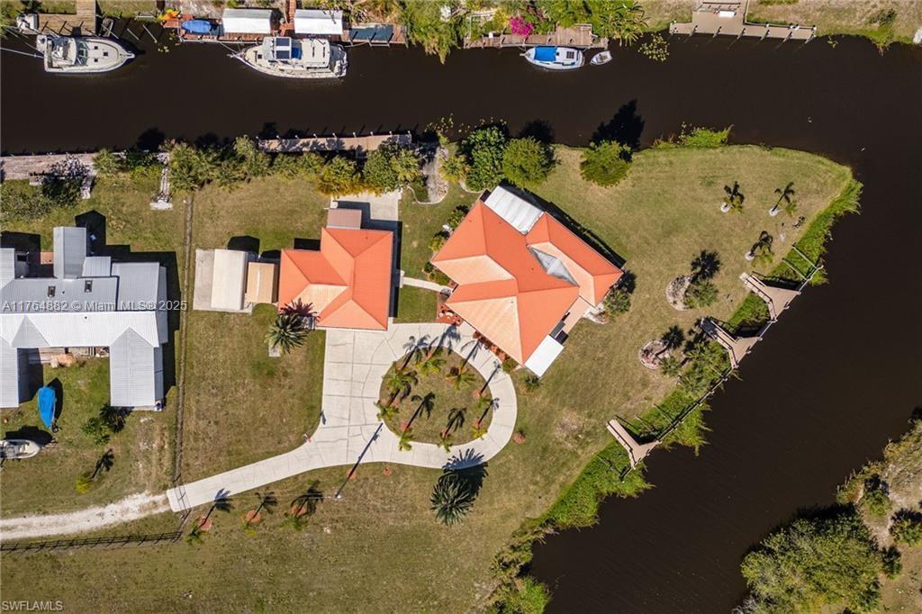 1107 E Anchor Lane, Moore Haven, Florida 33471