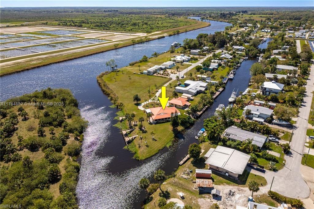 1107 E Anchor Lane, Moore Haven, Florida 33471