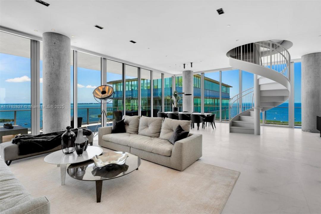 2669 S Bayshore Dr PH1N, Coconut Grove, Florida 33133, USA