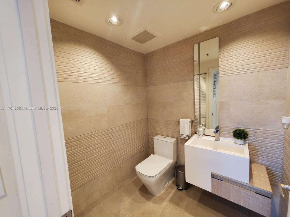 601 NE 36th St 1310, Miami, Florida 33137, Stati Uniti