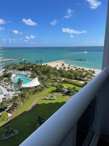 10275 Collins Ave 1201, Bal Harbour, Florida 33154, USA