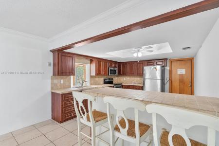 825 NW 8th Ave, Dania Beach, Florida 33004, USA