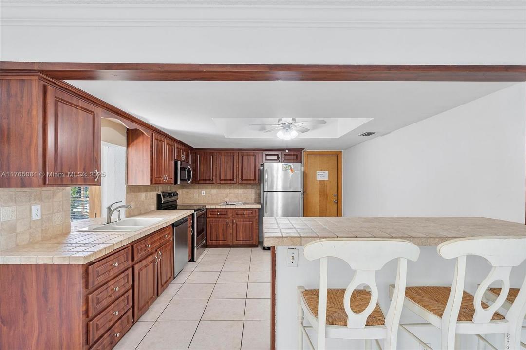 825 NW 8th Ave, Dania Beach, Floride 33004, États-Unis