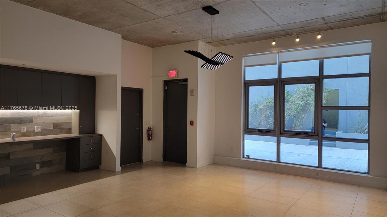 3449 NE 1st Ave 109, Miami, Floryda 33137, USA