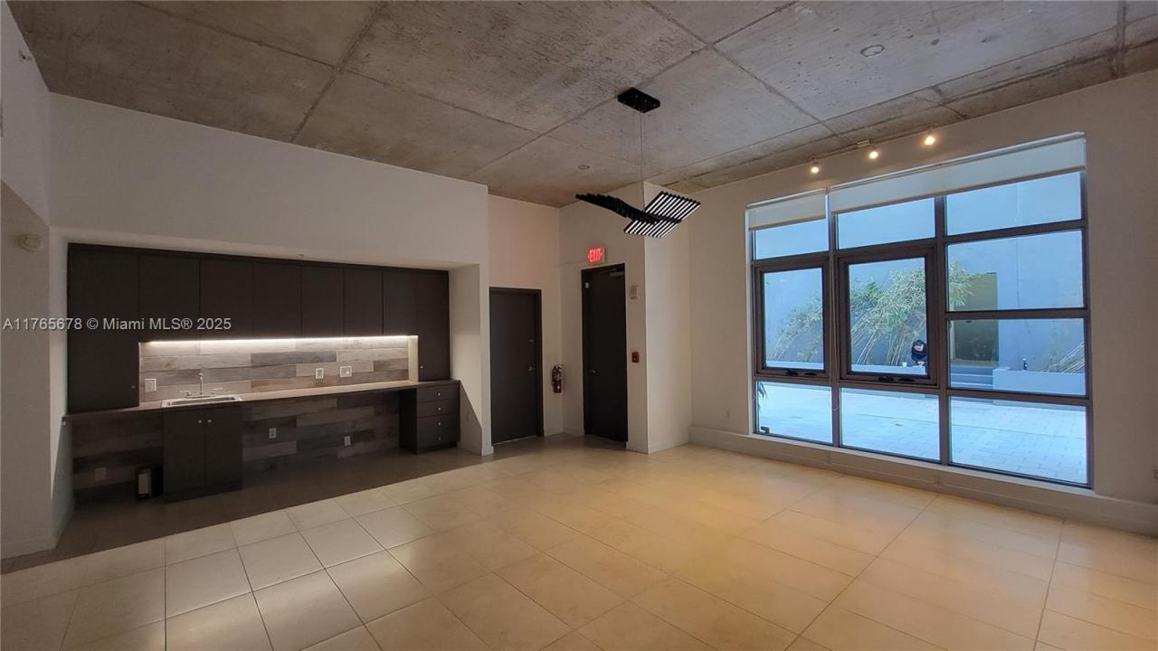 3449 NE 1st Ave 109, Miami, Floryda 33137, USA