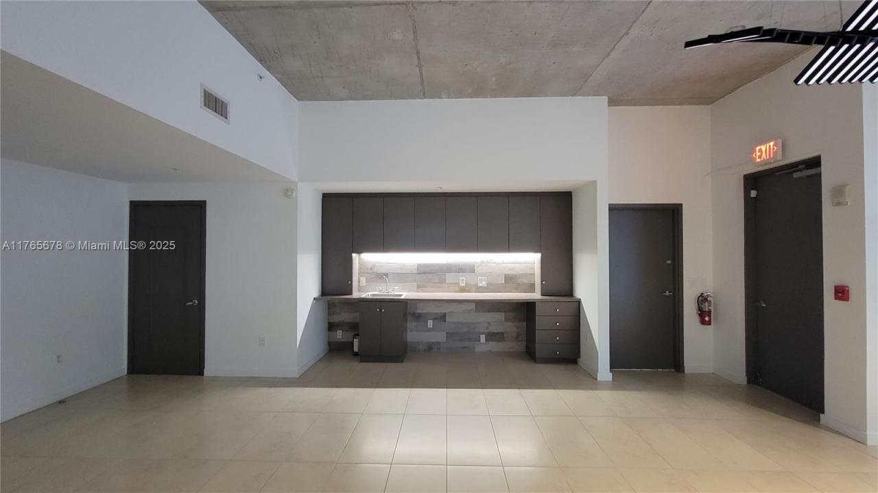 3449 NE 1st Ave 109, Miami, Floryda 33137, USA