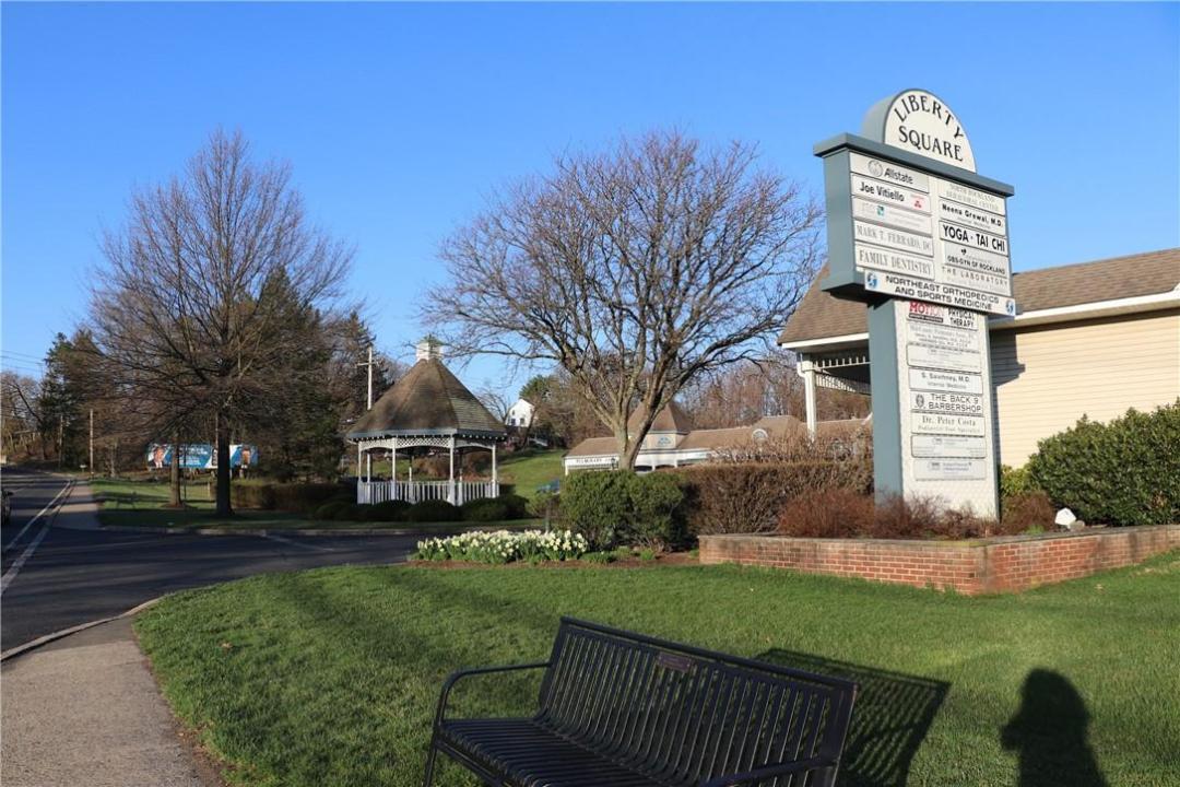 8 Liberty Square Mall, Stony Point, Nova Iorque 10980, Estados Unidos