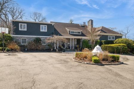 123 Barrett Road, Hempstead, Nowy Jork 11559, USA