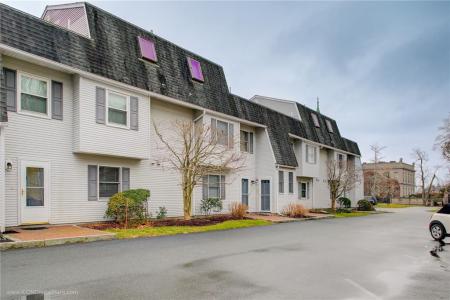 364 Bellevue Avenue 4-D, Newport, RI 02840, USA