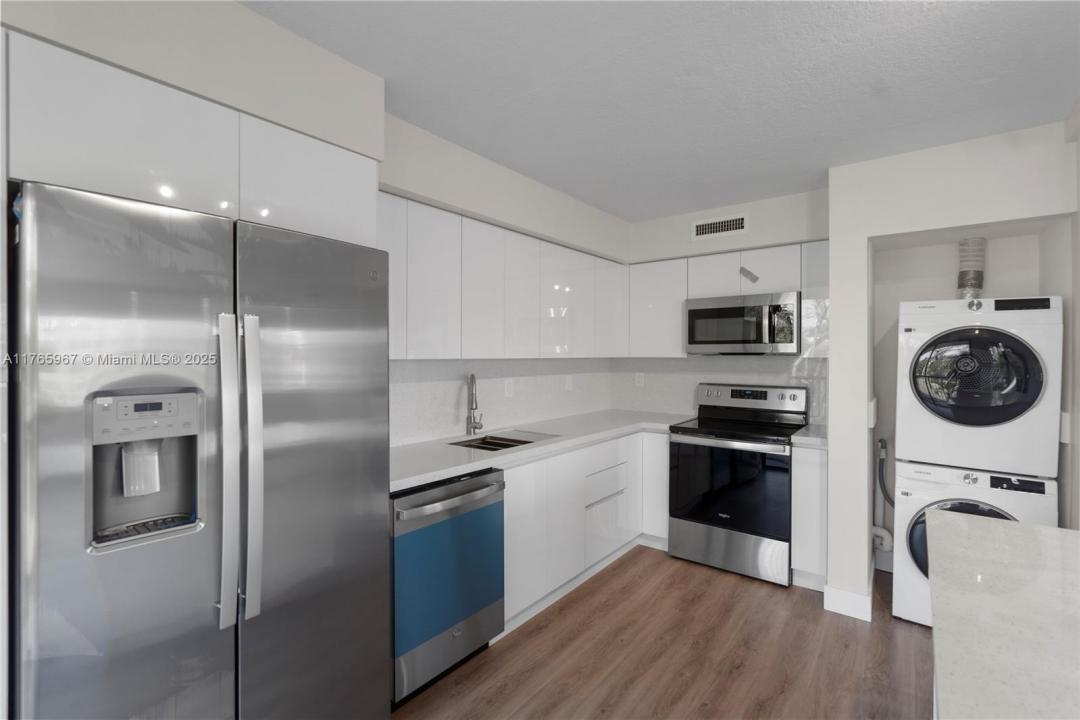 6666 SW 115th Ct 208, Miami, 佛罗里达州 33173, 美国