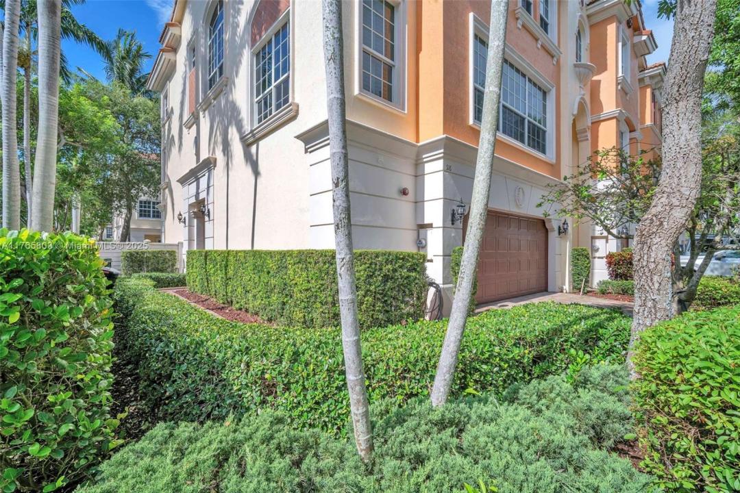 616 NE VENEZIA LANE 616, Boca Raton, Флорида 33487, Соединенные Штаты