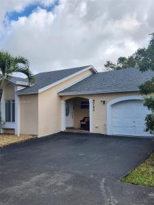 5723 NW 100th Ct, Doral, Florida 33178, USA