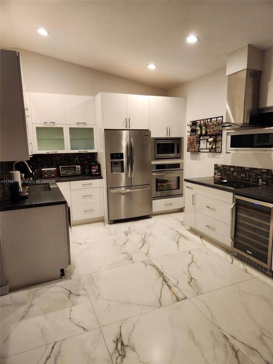5723 NW 100th Ct, Doral, Florida 33178