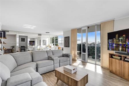 2780 NE 183rd St 401, Aventura, Florida 33160, USA