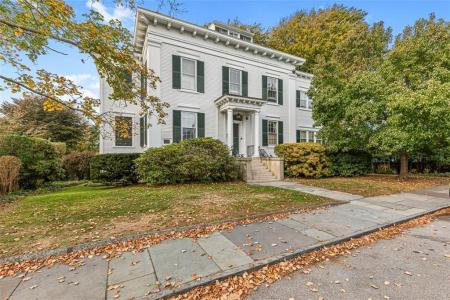 12 Mt. Vernon Street 5, Newport, RI 02840, USA