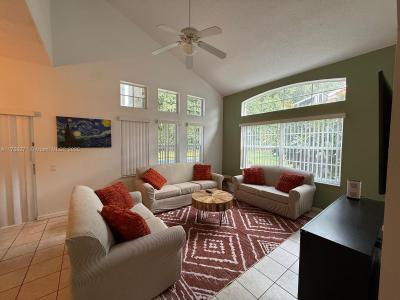 1013 Park Ridge Cir, Kissimmee, Florida 34746, USA