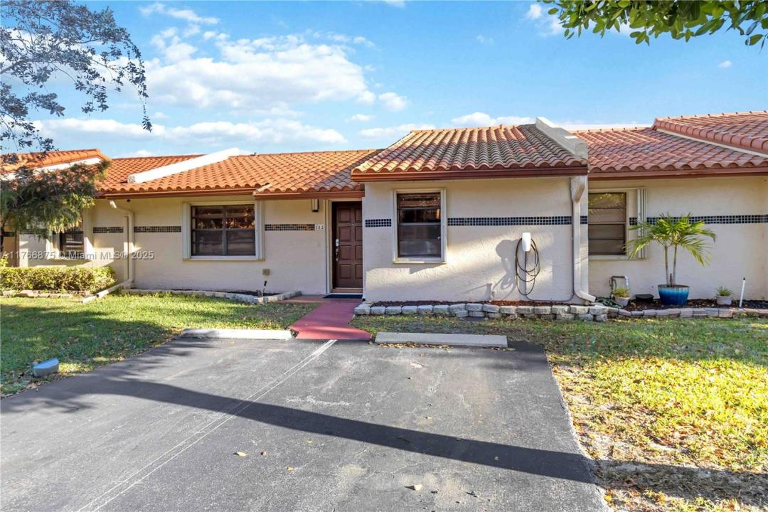 11217 SW 56th Cir, Cooper City, Florida 33330