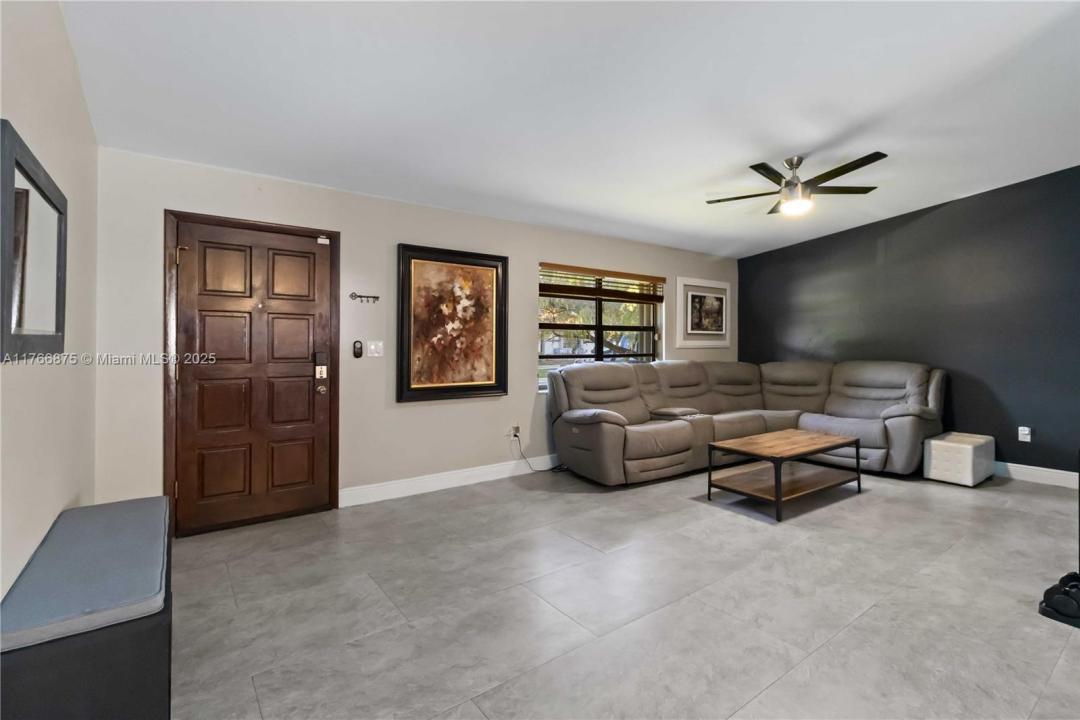 11217 SW 56th Cir, Cooper City, Florida 33330