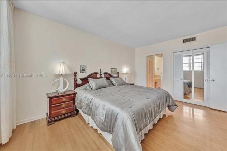 2710 S Ocean Dr 402, Hollywood, Florida 33019, USA