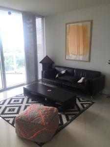 1871 NW S River Dr 1704, Miami, Florida 33125, USA