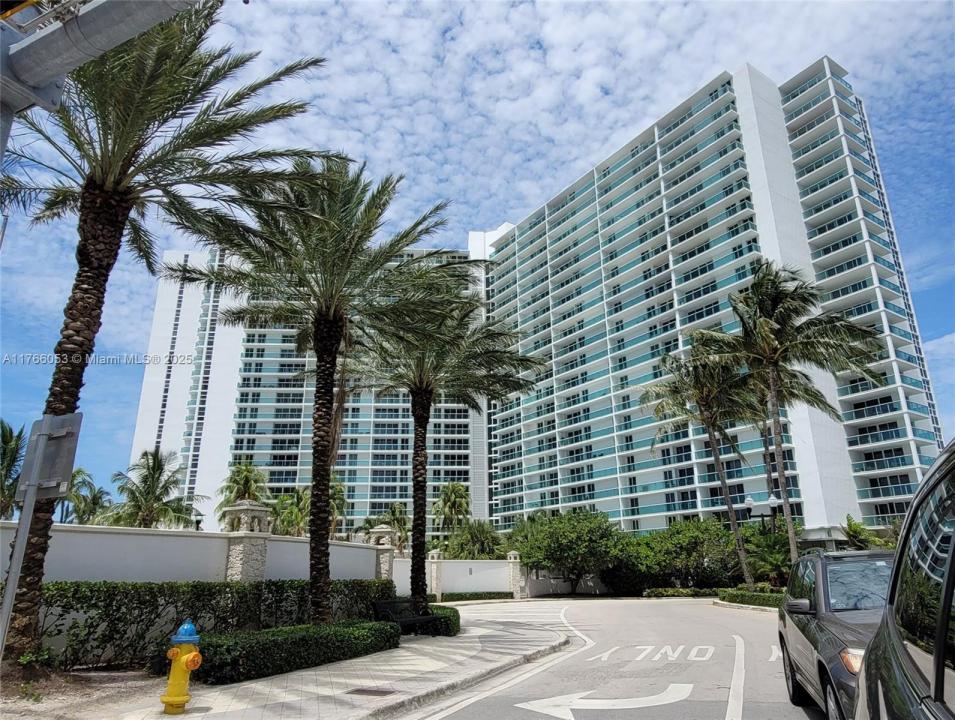 100 NE BAYVIEW DR 226, Sunny Isles Beach, Florida 33160, Estados Unidos