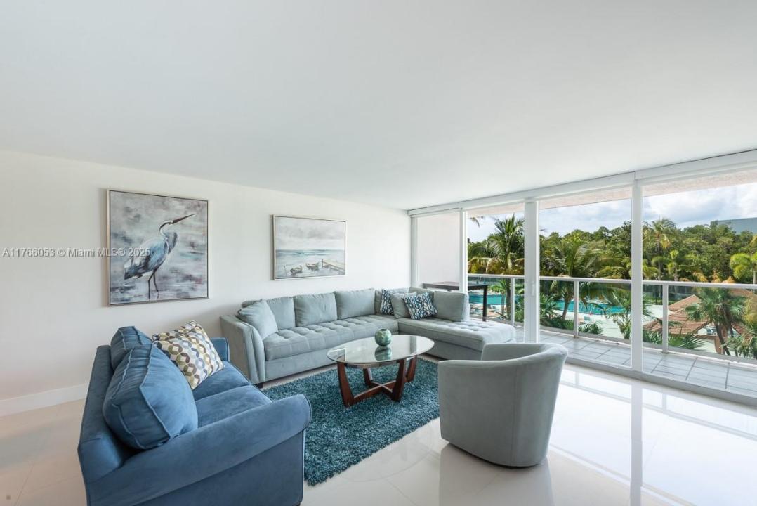 100 NE BAYVIEW DR 226, Sunny Isles Beach, Florida 33160, Estados Unidos