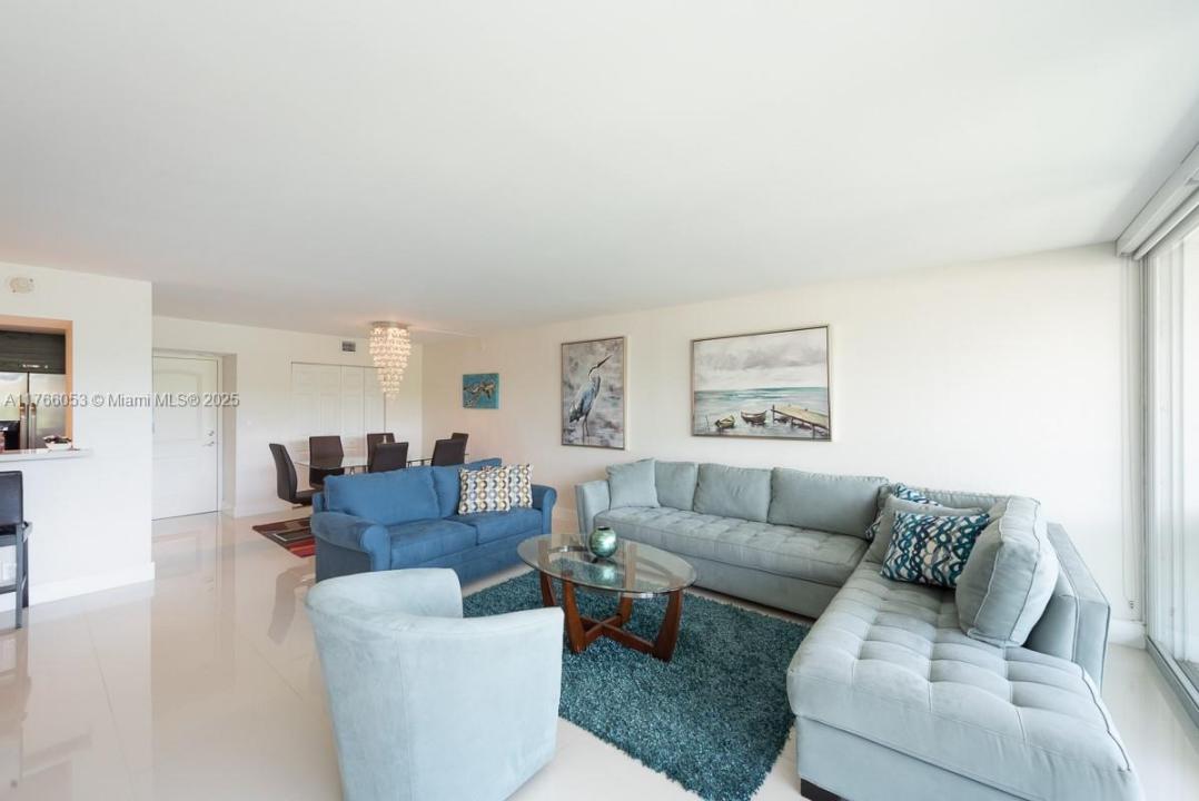 100 NE BAYVIEW DR 226, Sunny Isles Beach, Florida 33160, Estados Unidos