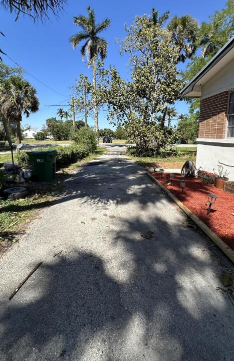 2076 E Main Street, Pahokee, Florida 33476