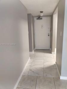 16465 NE 22nd Ave 114, North Miami Beach, Florida 33160, USA