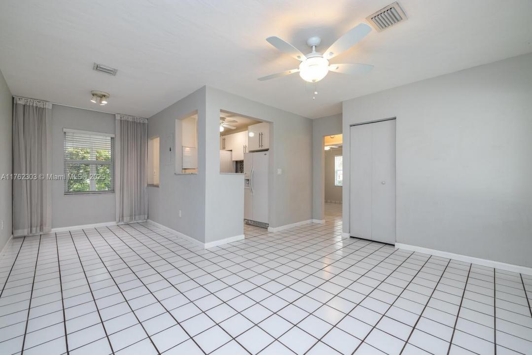 1029 NE 113 St South, Biscayne Park, Florida 33161, Amerika Birleşik Devletleri