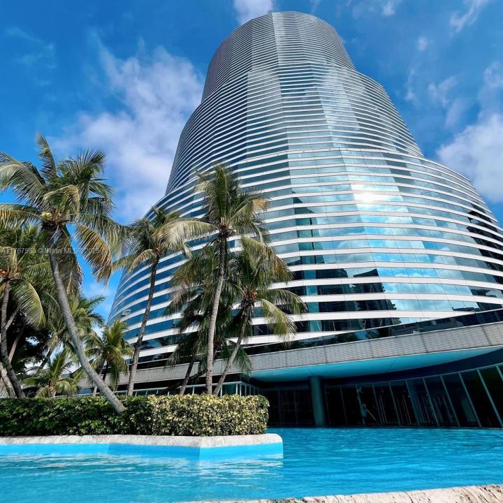 100 SE 2 ST 2000, Miami, Floride 33131, États-Unis