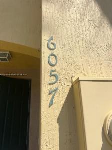 6057 SW 19th Pl, North Lauderdale, Florida 33068, USA