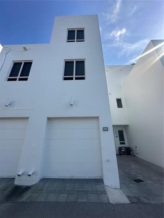 10245 NW 63th TER 202, Doral, Floryda 33178, USA