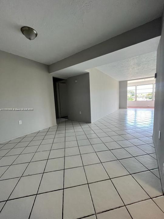 7300 NW 17th St 301, Plantation, Florida 33313