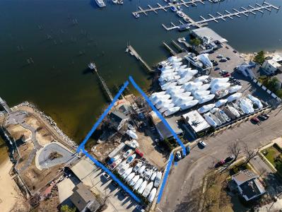 1 Orchard Beach Boulevard, North Hempstead, New York 11050, USA