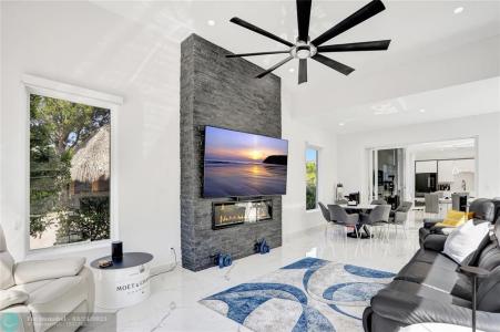 359 Sundial Cir 359, Margate, Florida 33068