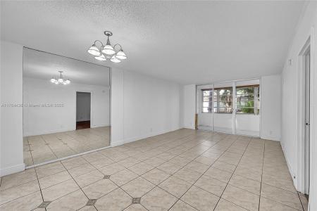 4850 NW 29th Ct 125, Lauderdale Lakes, Florida 33313, USA