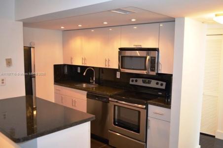 1035 West Ave 205, Miami Beach, Florida 33139, USA