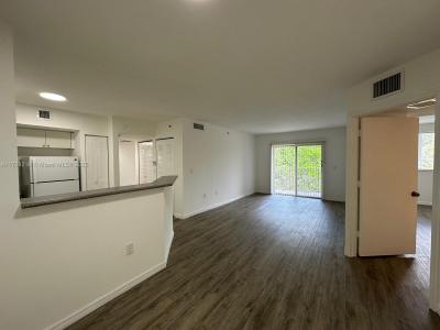 17602 NW 25th Ave 304, Miami Gardens, Florida 33056, USA