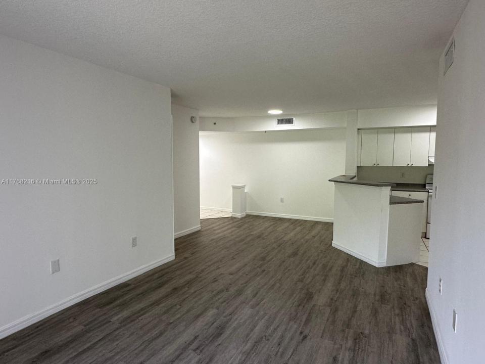 17602 NW 25th Ave 304, Miami Gardens, פלורידה 33056, ארצות הברית של אמריקה 
