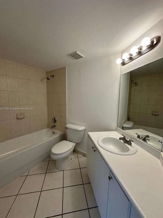 17602 NW 25th Ave 304, Miami Gardens, פלורידה 33056, ארצות הברית של אמריקה 