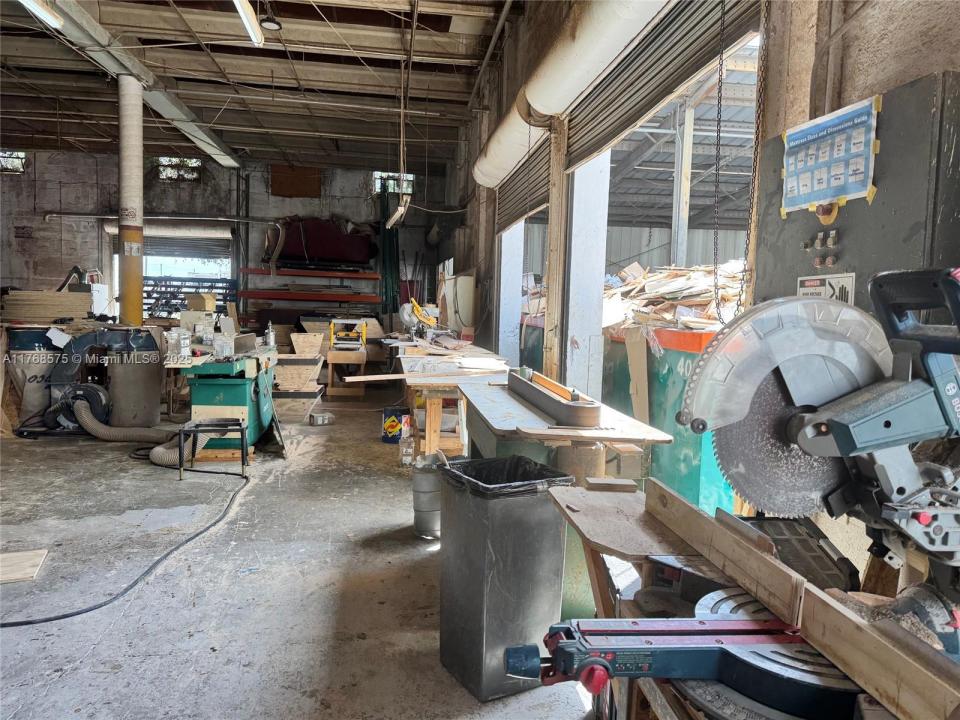 705 E 10 Ave, Hialeah, 佛羅里達州 33010, 美國