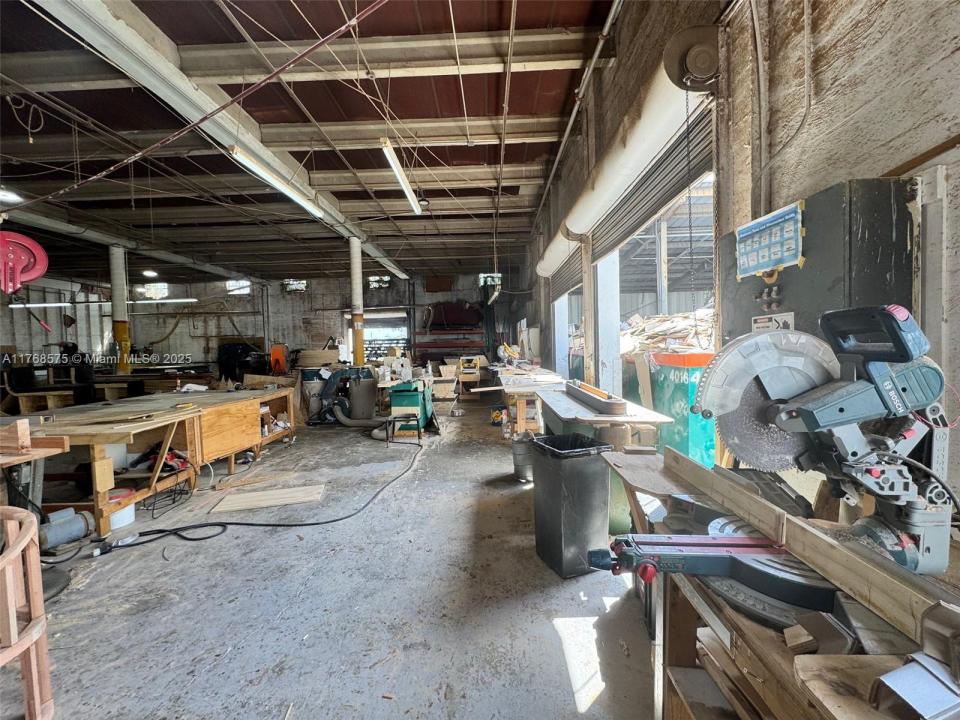 705 E 10 Ave, Hialeah, 佛羅里達州 33010, 美國