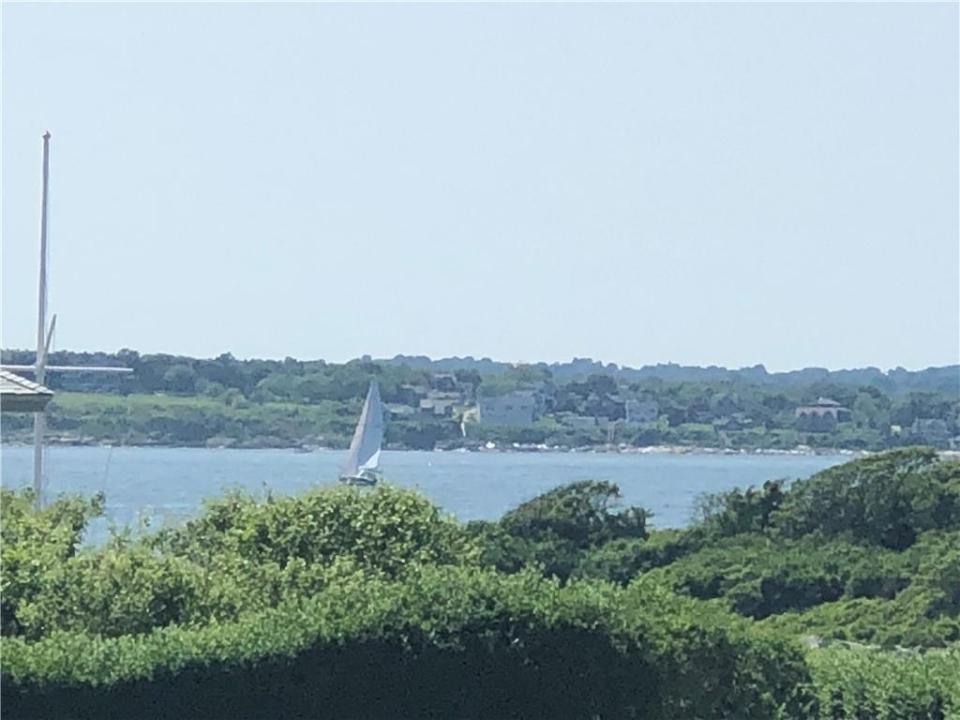 17 Chartier Circle, Newport, Rhode Island 02840